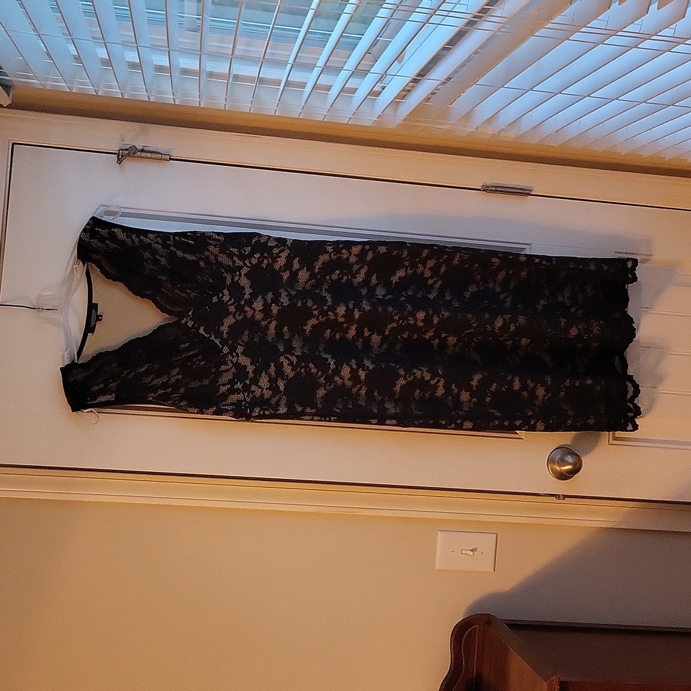 Karen Kane, Size medium dress